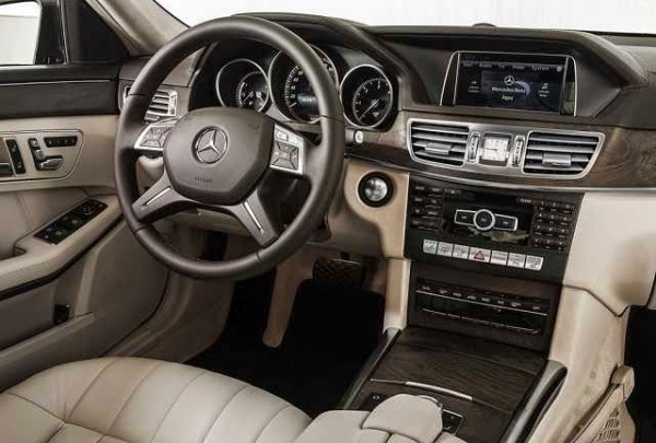2016-Mercedes-E-Class-interior