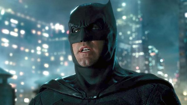 Warner multa a Ben Affleck por robar un batarang de 