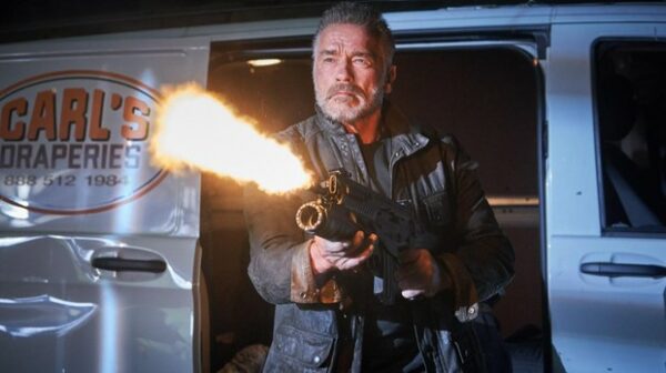 ¿Por qué Terminator, siendo un robot, está viejo en Destino Oscuro? 1