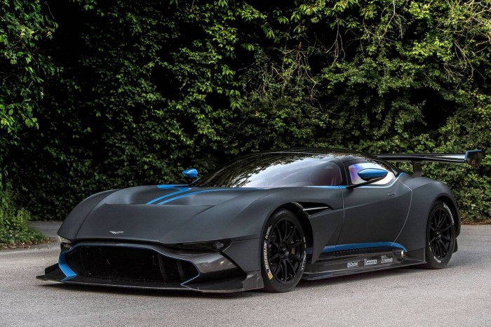 Aston-Martin-Vulcan-11