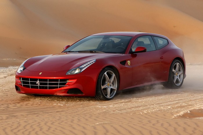 Ferrari-FF-dunas