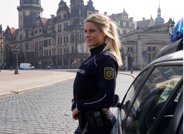 Es ella la policía  más guapa del mundo