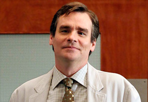 110407house_robertseanleonard1
