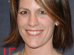 showbiz_annabeth_gish_0