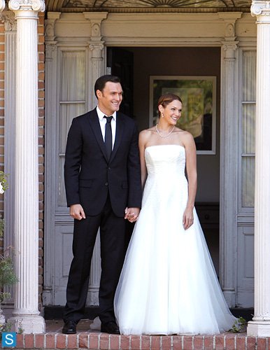 The Mentalist - Season 6 - First Look at Rigsby's and Van Pelt's Wedding_595_slogo