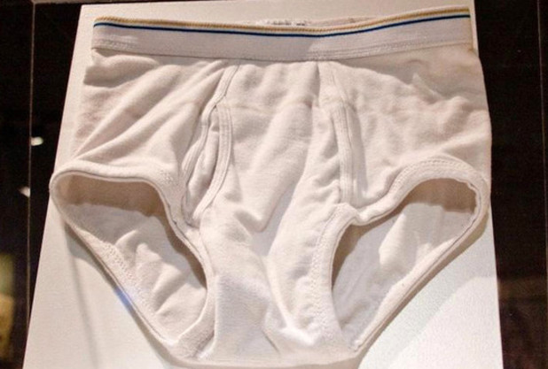rs_560x415-131010144451-1024walter-white-underwear-breaking-badls101013