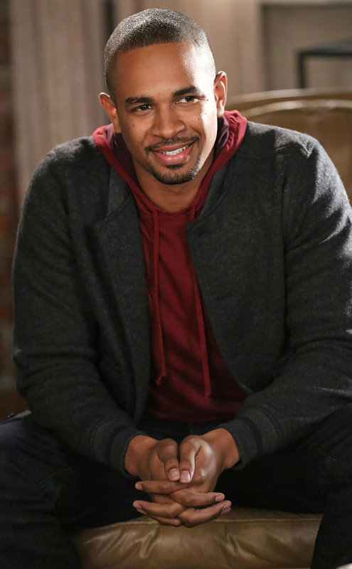 damon-wayans-jr-s-coach-stays-on-new-girl-for-the-rest-of-the-season