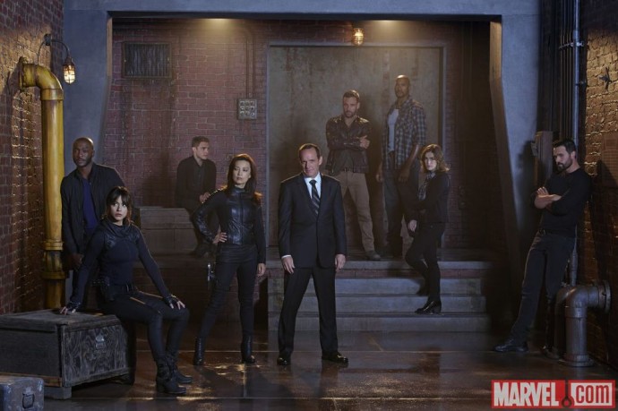 full-cast-photo-of-marvels-agents-of-shield-season-2