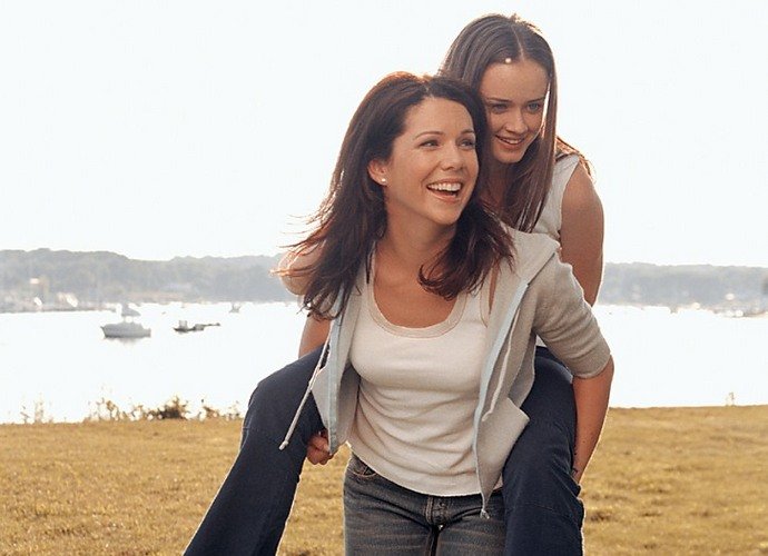 gilmore-girls-revival-confirmed-with-four-leads