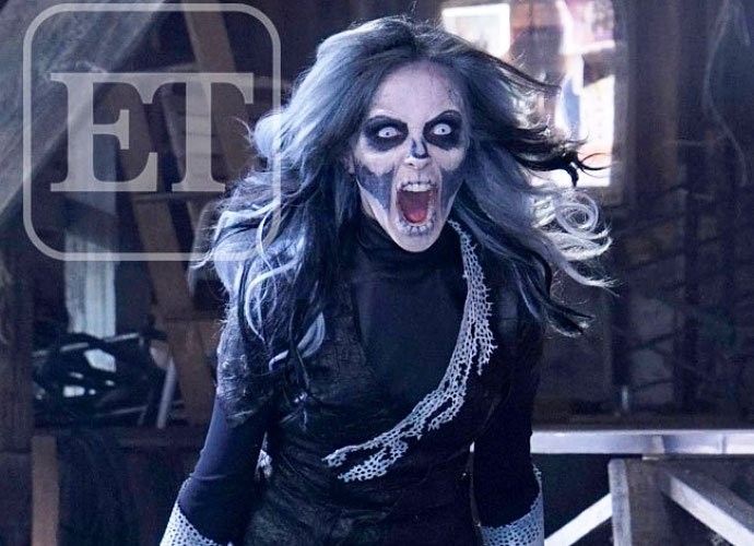 first-look-at-italia-ricci-s-silver-banshee-on-supergirl-will-keep-haunting-you