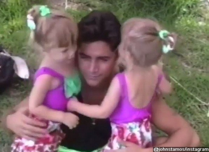 john-stamos-shares-throwback-video-of-olsen-twins-ahead-of-fuller-house-premiere