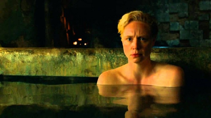 gallery-1461344309-game-of-thrones-kissed-by-fire-brienne-bath