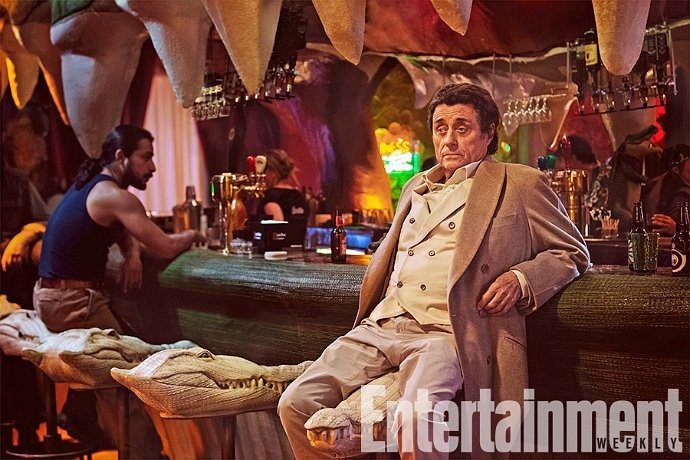 american-gods-unveils-first-look-at-mr-wednesday (1)