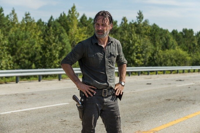 amc-releases-new-photos-and-synopsis-for-the-walking-dead-season-7b