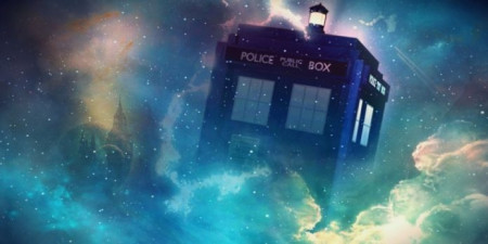 The-police-Box-TARDIS-from-Doctor-Who-in-space-696x348