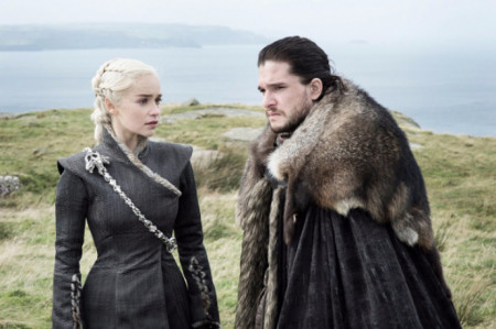 game-of-thrones-stars-fans-react-to-huge-jon-snow-reveal-and-incest