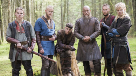 history-channel-vikings-season-4-ragnar-and-his-grown-up-sons-590x332