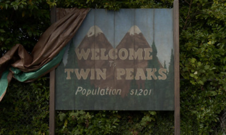 Twin-Peaks-TV-show-on-Showtime-season-one-canceled-or-renewed-e1464886485759