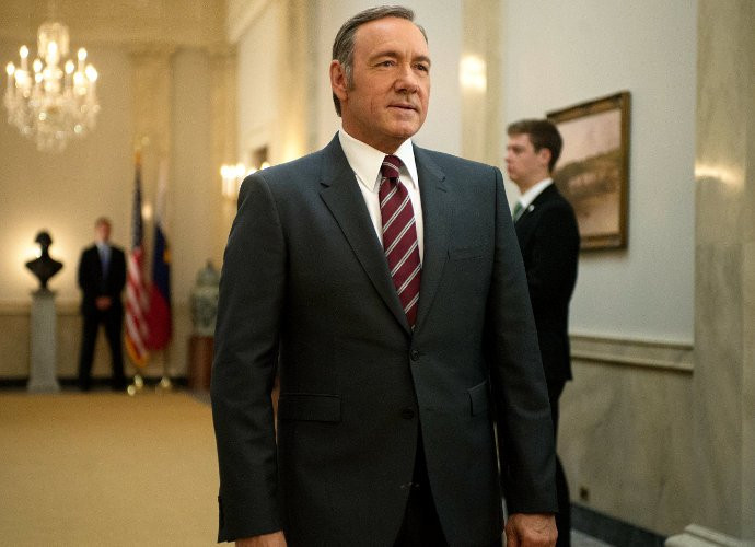 house-of-cards-sent-out-sexual-harassment-memo-weeks-before-kevin-spacey-allegations (1)
