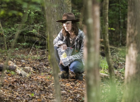 the-walking-dead-fans-are-petitioning-for-showrunner-to-be-fired-after-midseason-finale-twist
